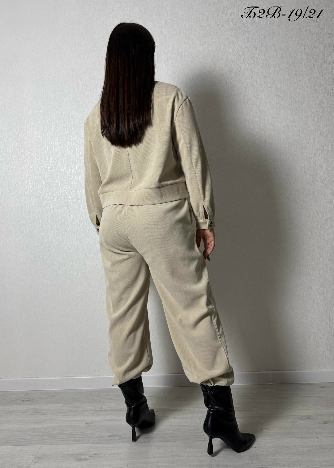 костюм женский,костюм с брюками,брючный костюм,костюм бежевый,костюм двойка вельвет