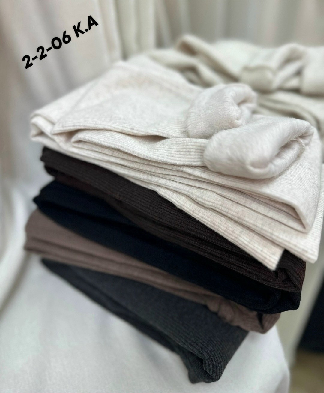 casual outfit,женские леггинсы,легинсы,леггинсы белые,легинсы в рубчик (вязаный трикотаж)