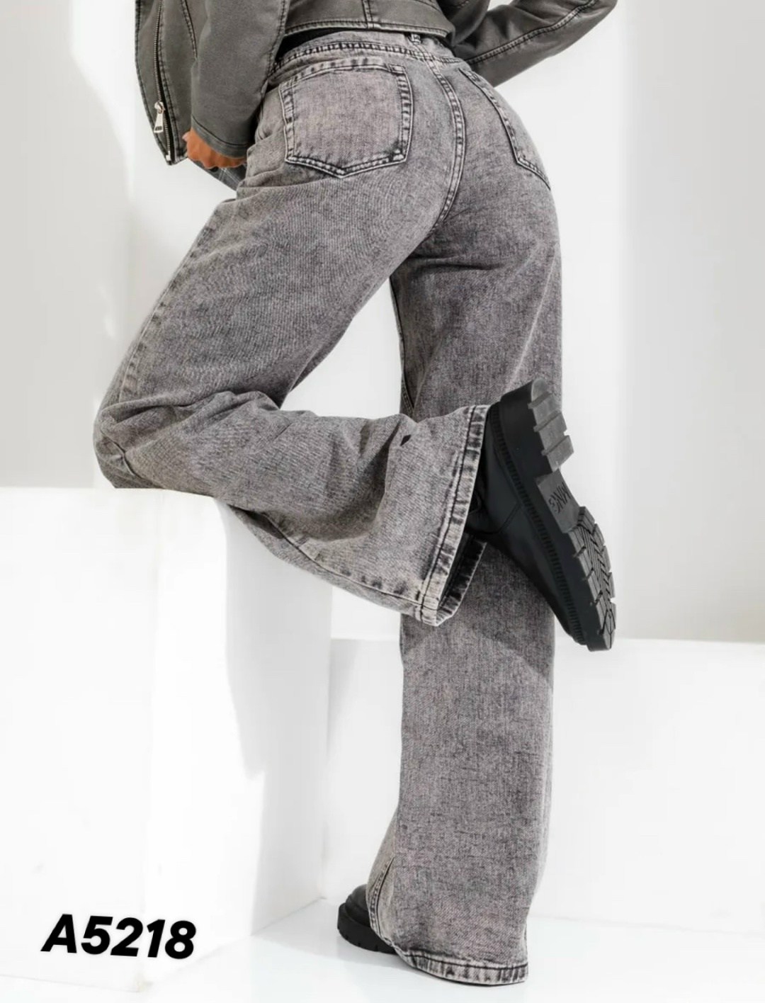 женская джинсы,стильные джинсы,джинсы женские широкие,куртка женская,куртка косуха