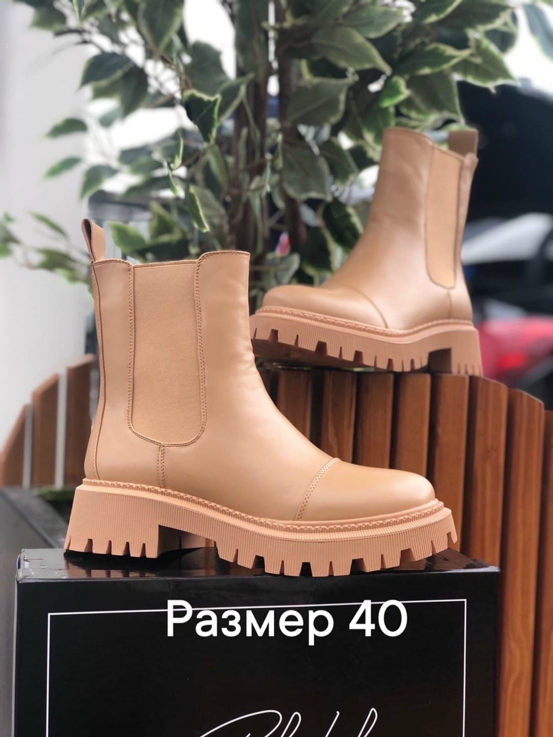 ботинки chanel челси черный замша,женские ботинки chanel,ботинки женские типа челси от модного дома chanel,ботинки женские замшевые chanel,