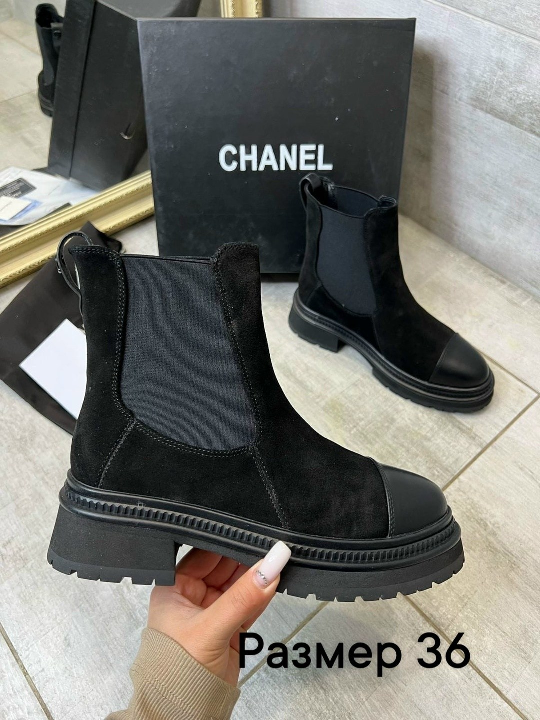 ботинки chanel челси черный замша,женские ботинки chanel,ботинки женские типа челси от модного дома chanel,ботинки женские замшевые chanel,