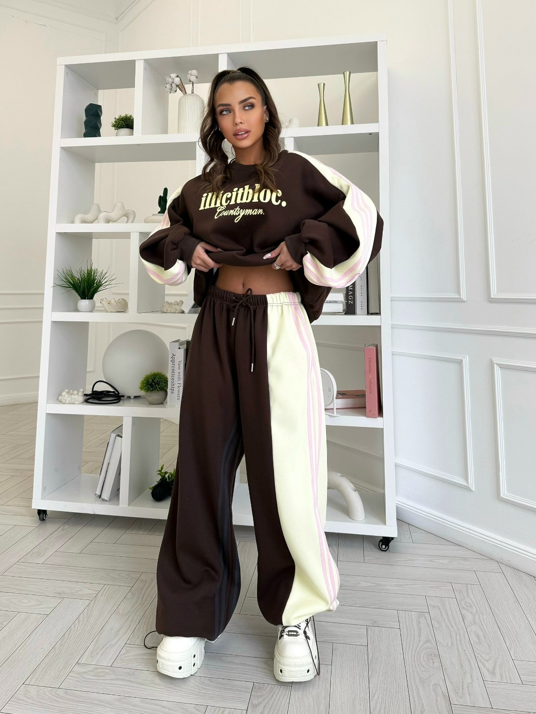 костюм коричневый,женский костюм,костюм со свитшотом,спортивный костюм,женский спортивный костюм
