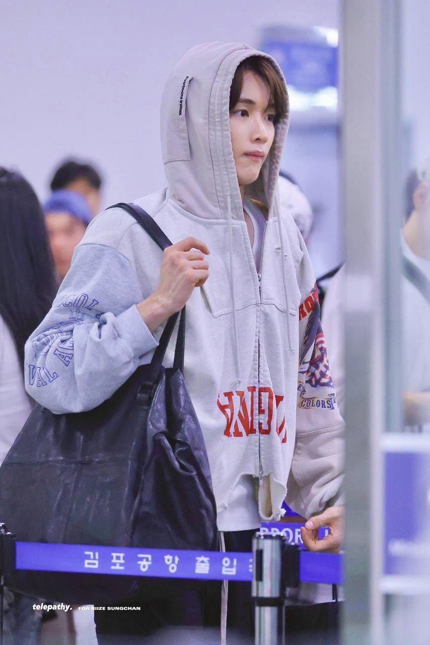 txt beomgyu,sungchan,gray hoodie,a hoodie,jung sungchan