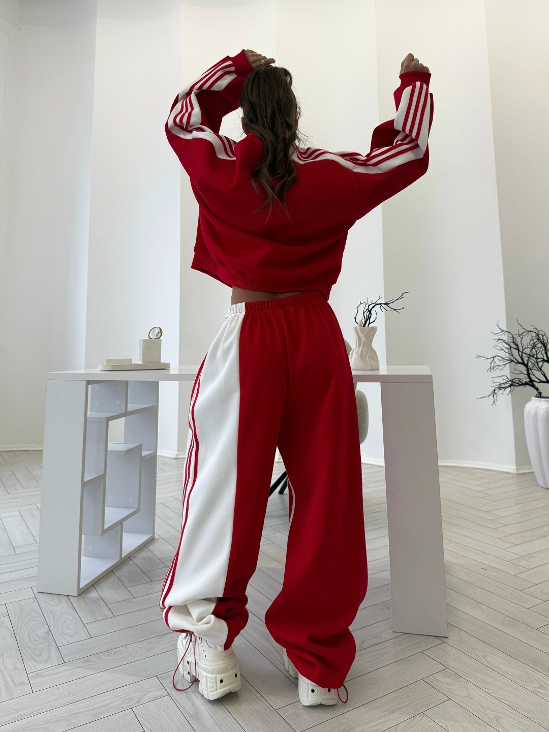 костюм спортивный женский,костюм женский,спортивный костюм,стильный спорт костюм,красный спортивный костюм женский