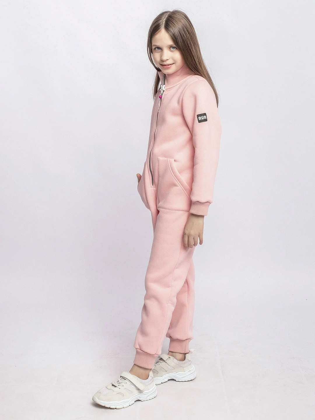комбинезон из футера детский,комбинезон детский розовый,комбинезон детский,комбинезон из футера,девушка в комбинезоне