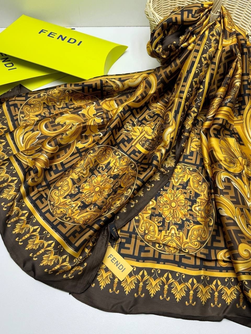 палантины dior,брендовый платок,платок диор,женские платки,шарфы и платки