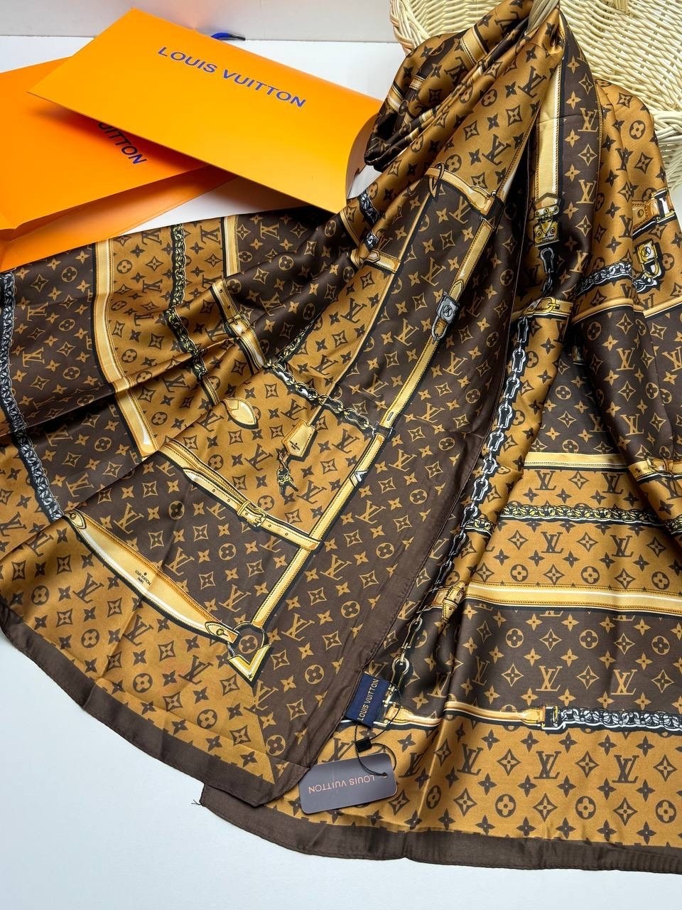 палантины dior,брендовый платок,платок диор,женские платки,шарфы и платки