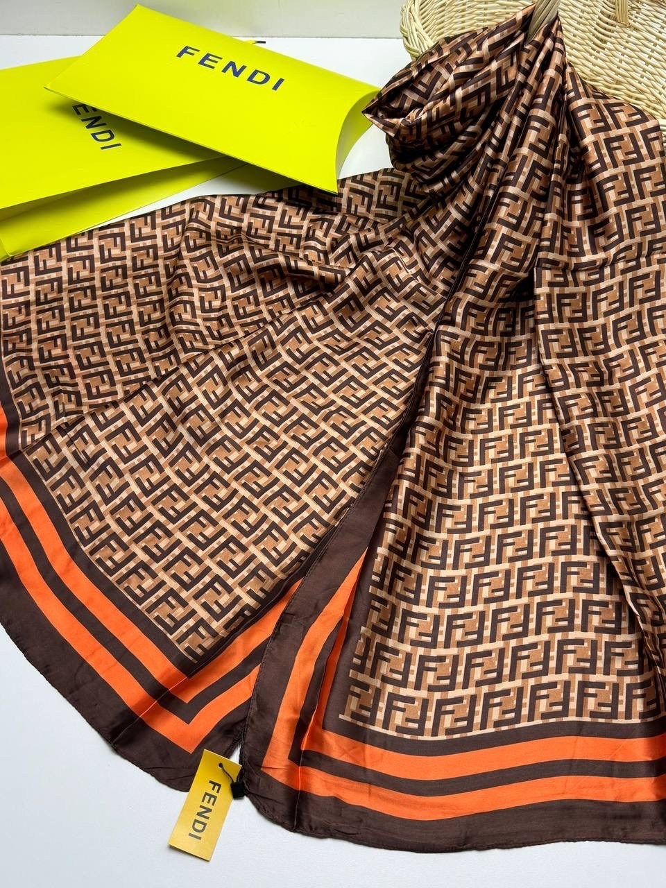 палантины dior,брендовый платок,платок диор,женские платки,шарфы и платки