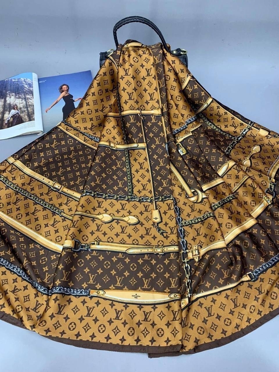 брендовый женский палантин louis vuitton,шарф louis vuitton,брендовый палантин,шелковые платки,брендовый женский шелковый шарф
