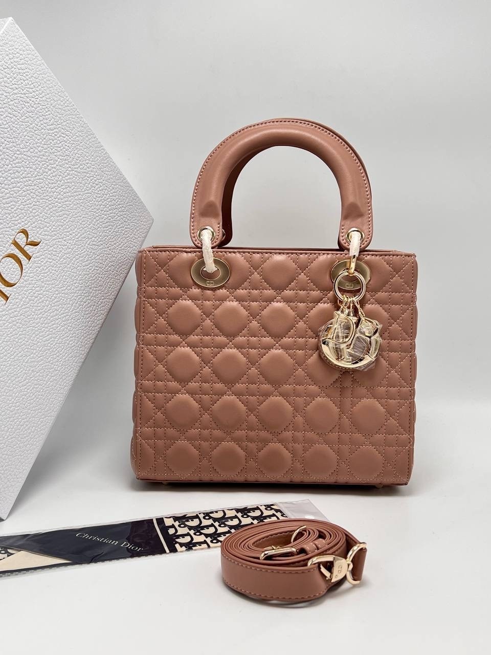 сумка lady dior,dior сумка,сумка диор,сумка леди диор черная,сумка женская