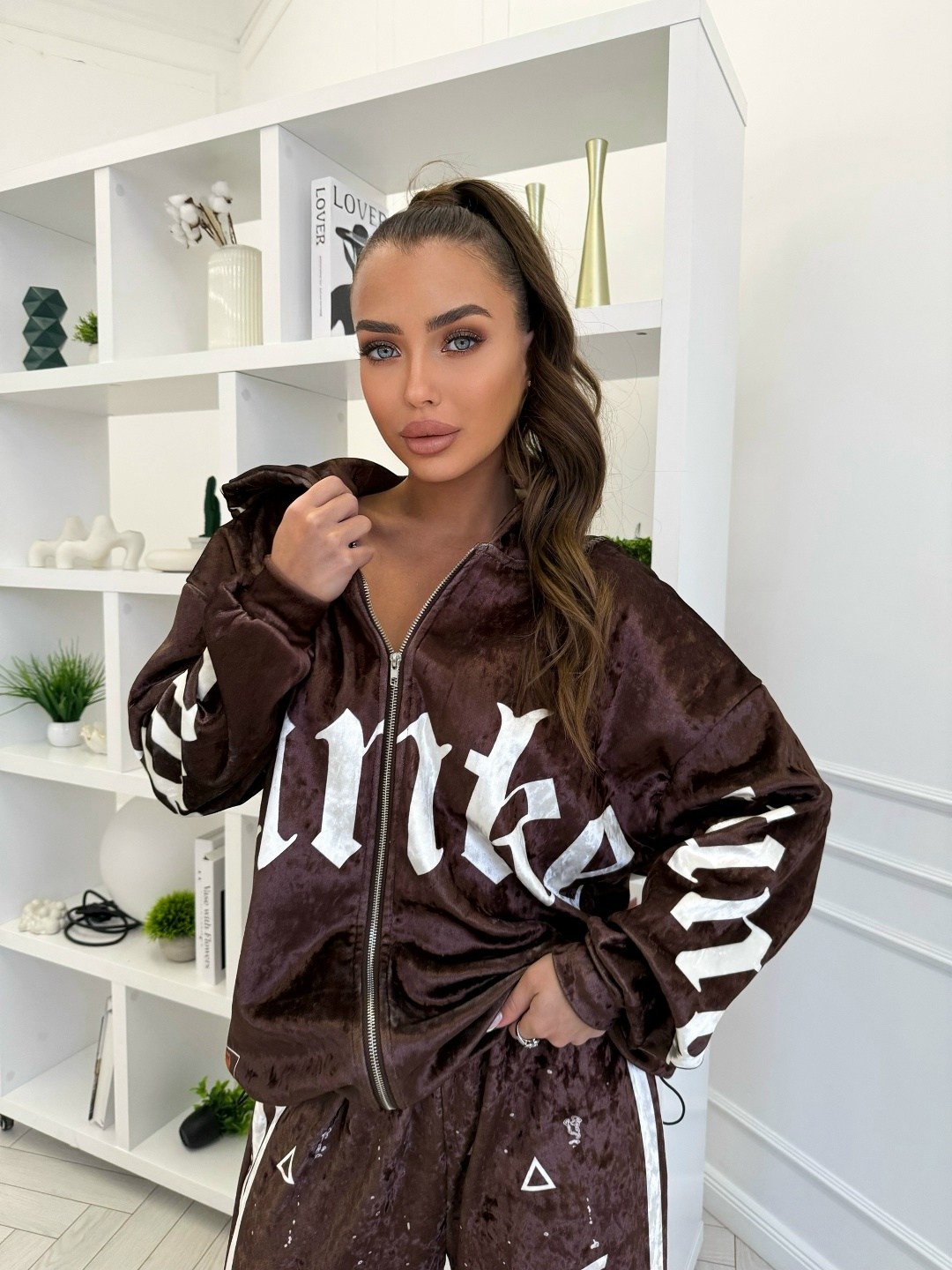 спортивный велюровый костюм,велюровые костюмы,велюровый костюм джуси,костюм спортивный женский,велюровый костюм женский