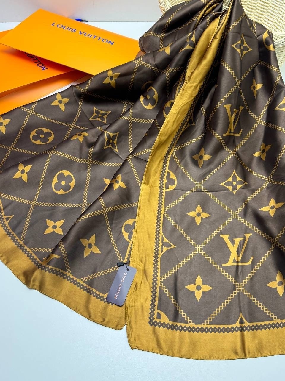брендовый женский палантин louis vuitton,платок louis vuitton,шарф шелковый,шарфы и платки,платок луи виттон