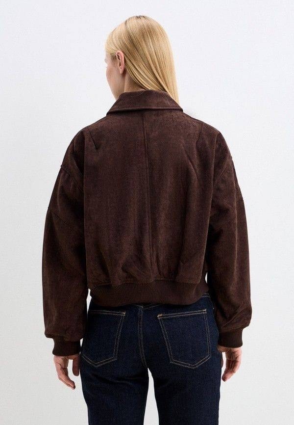 женская куртка бомбер из эко замши коричневого цвета,куртка-бомбер утепленная с замшевой фактурой befree,куртка бомбер,замшевая куртка,укороченный бомбер из экозамши love republic