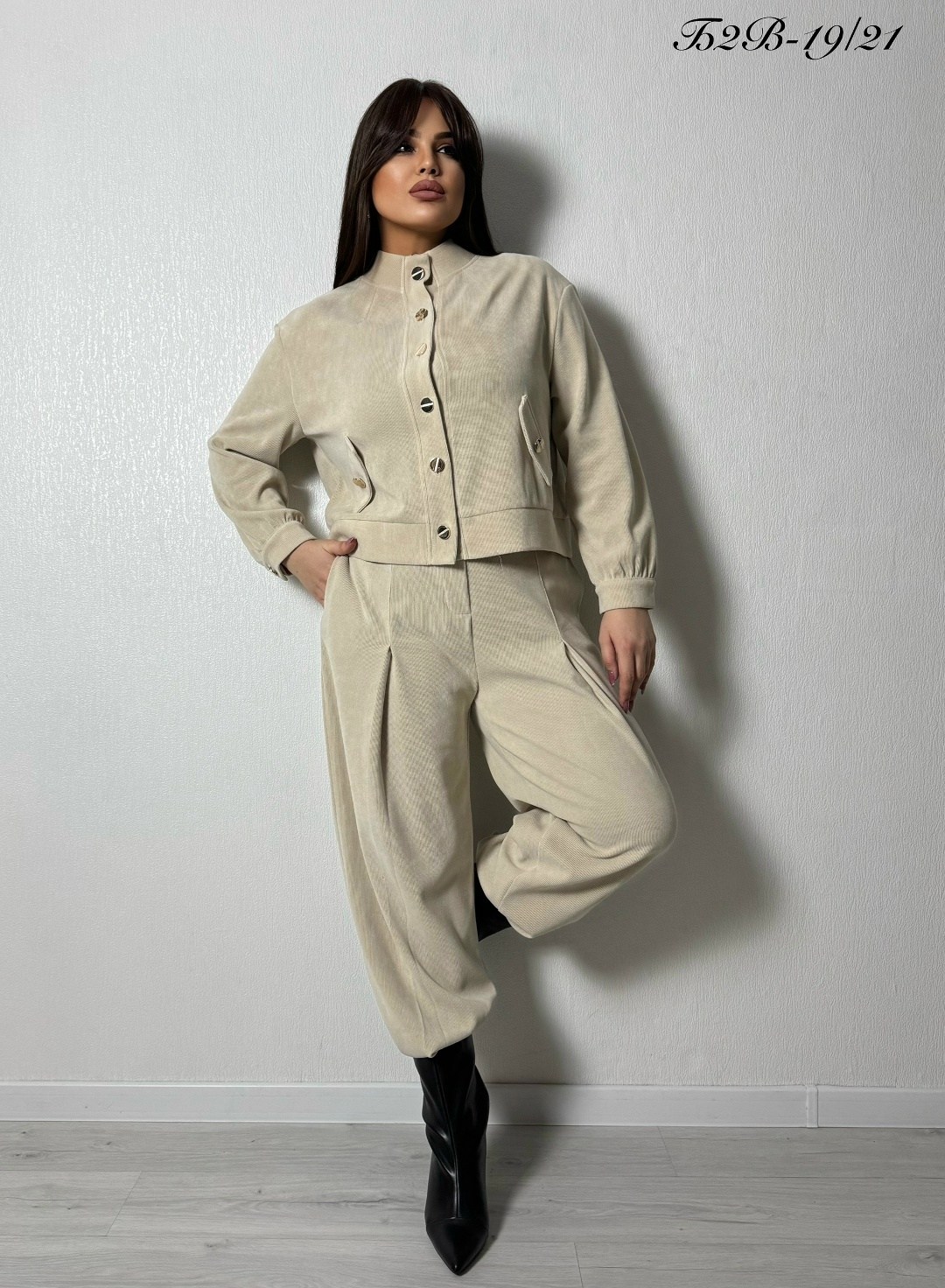 костюм женский,костюм с брюками,брючный костюм,костюм бежевый,костюм двойка вельвет