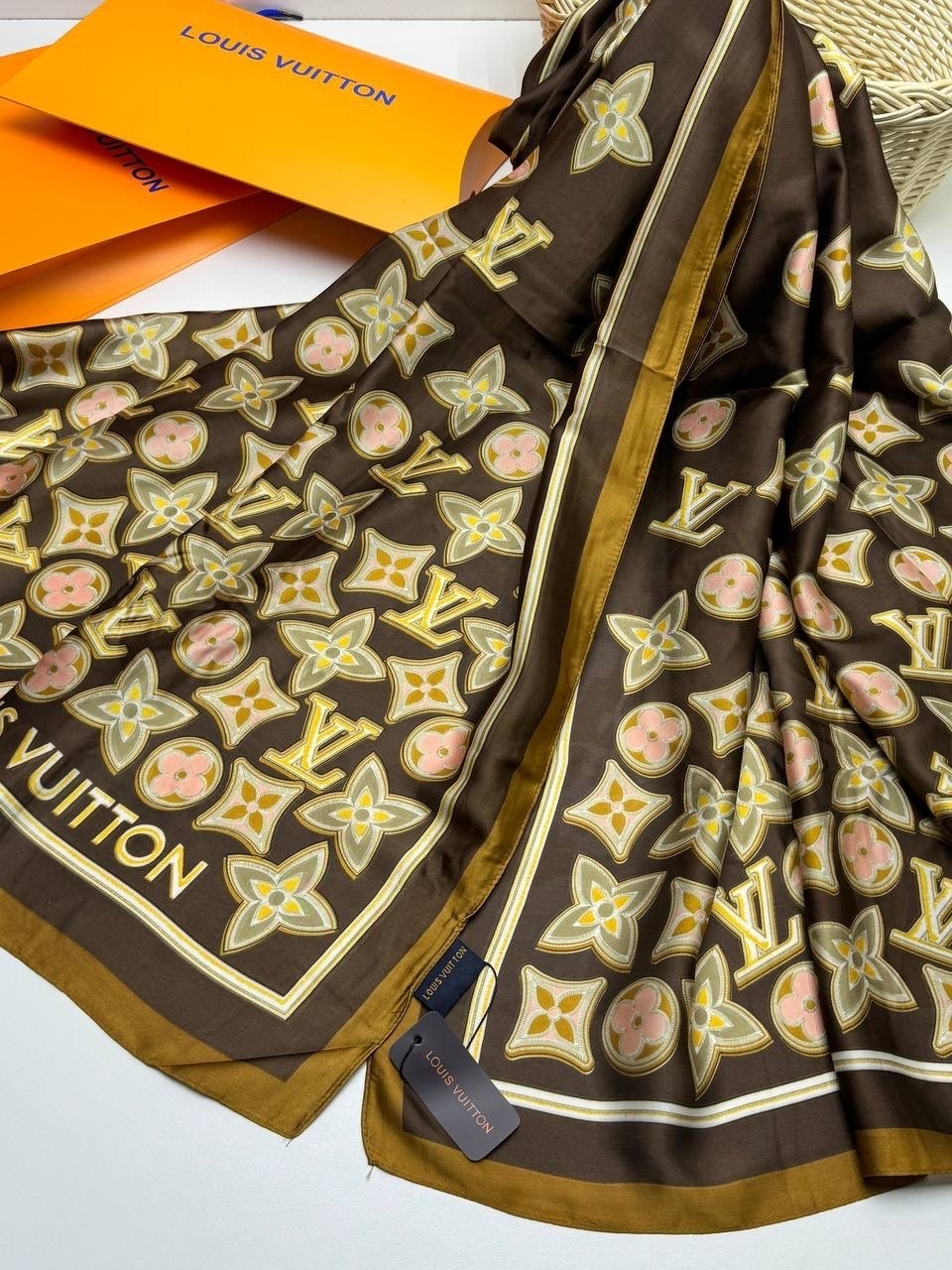 брендовый женский палантин louis vuitton,платок louis vuitton,шарф шелковый,шарфы и платки,платок луи виттон