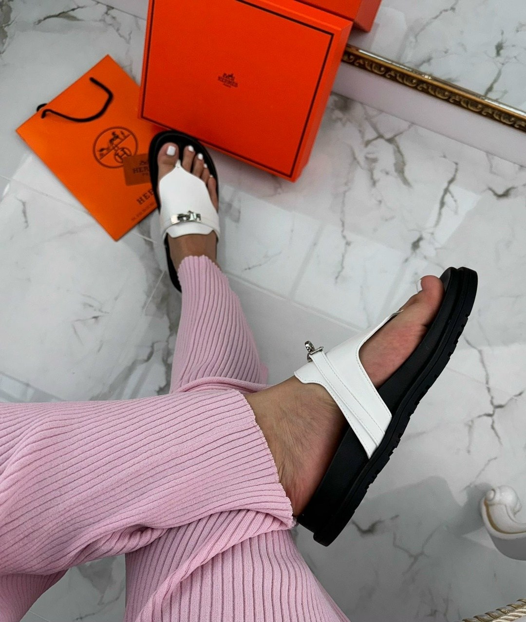 сандалии hermes,шлепанцы hermes,шипры черные сандали hermes,hermes шлепки,шлепки hermes мужские