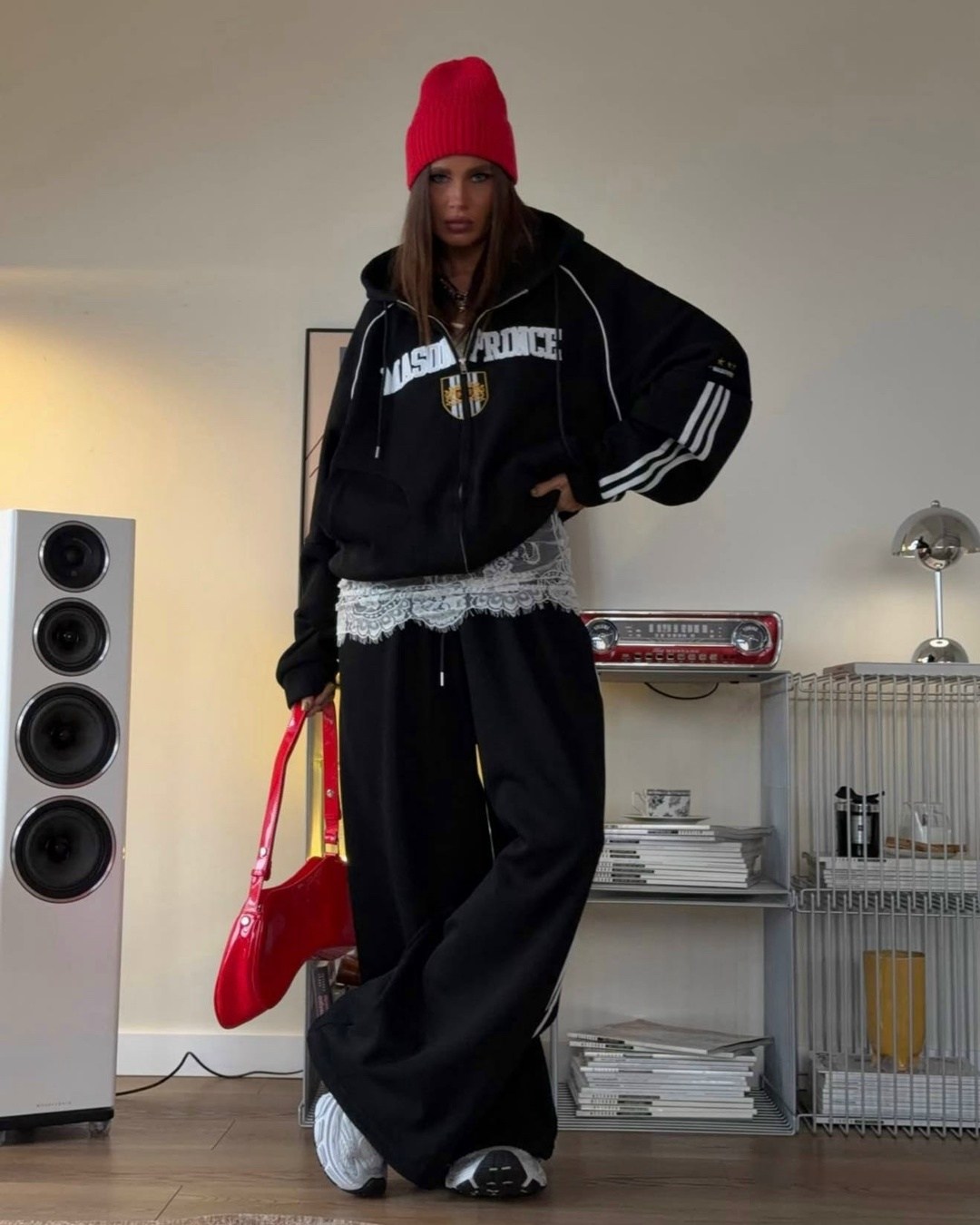 спортивный костюм,спортивный костюм женский,женский спортивный костюм adidas,костюм женский,красные спортивные костюмы