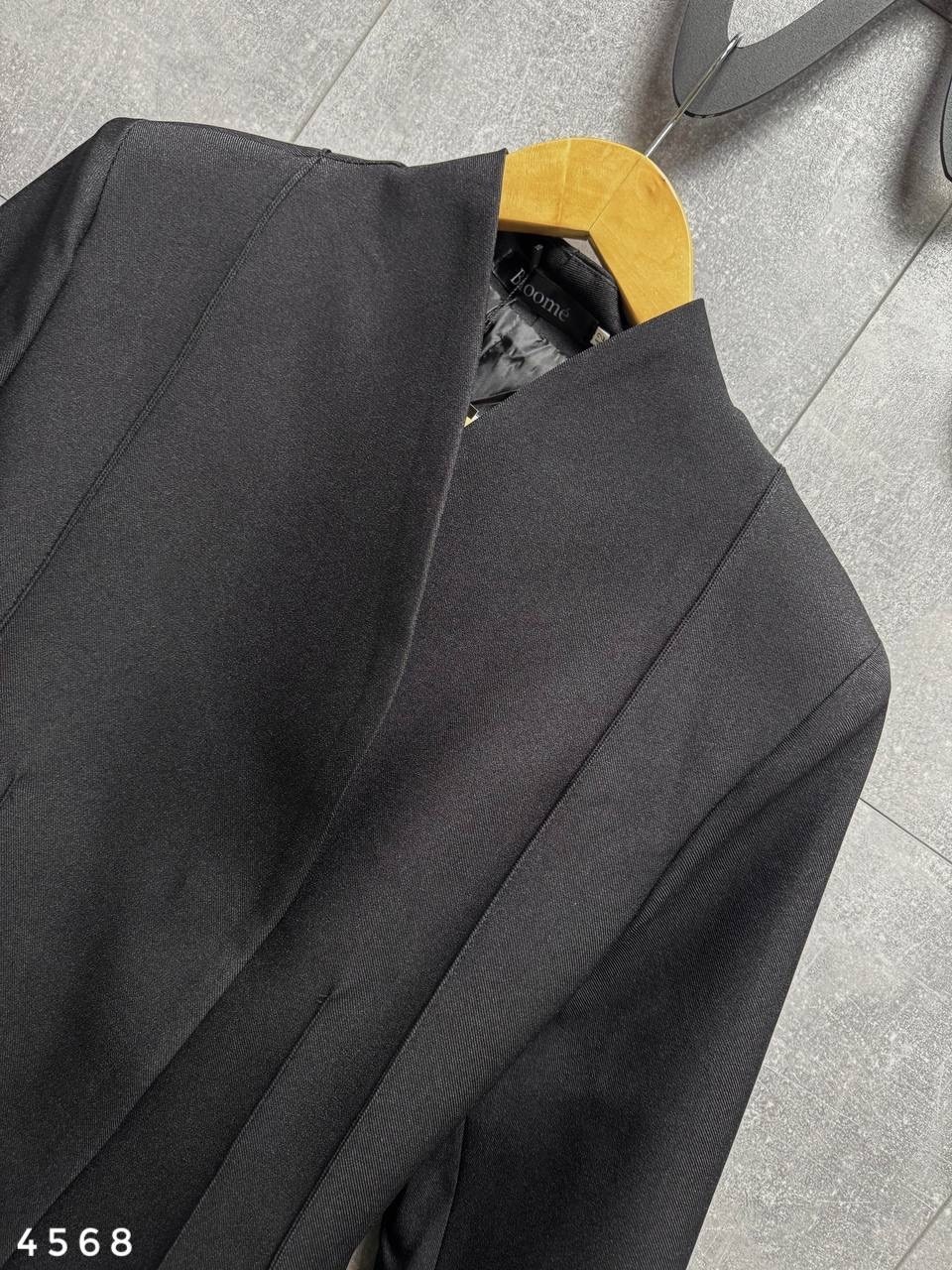 жакет приталенный,жакет с баской,пиджак женский приталенный с баской чёрный,костюм женский,пиджак приталенный с баской