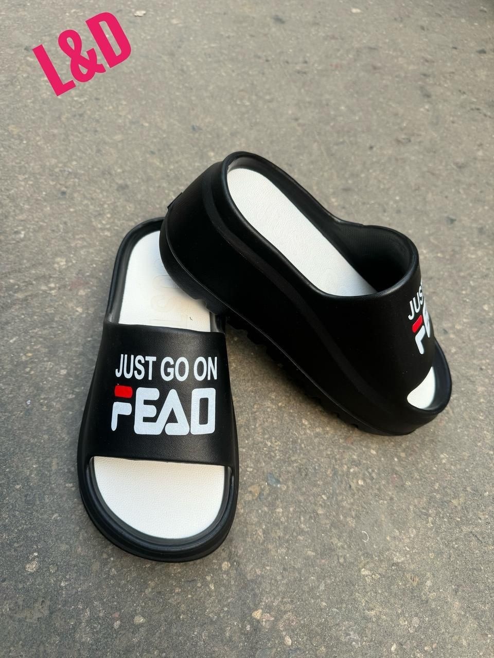 ,шлепанцы женские,шлепанцы летние женские,шлепки брендовые,тапочки модные