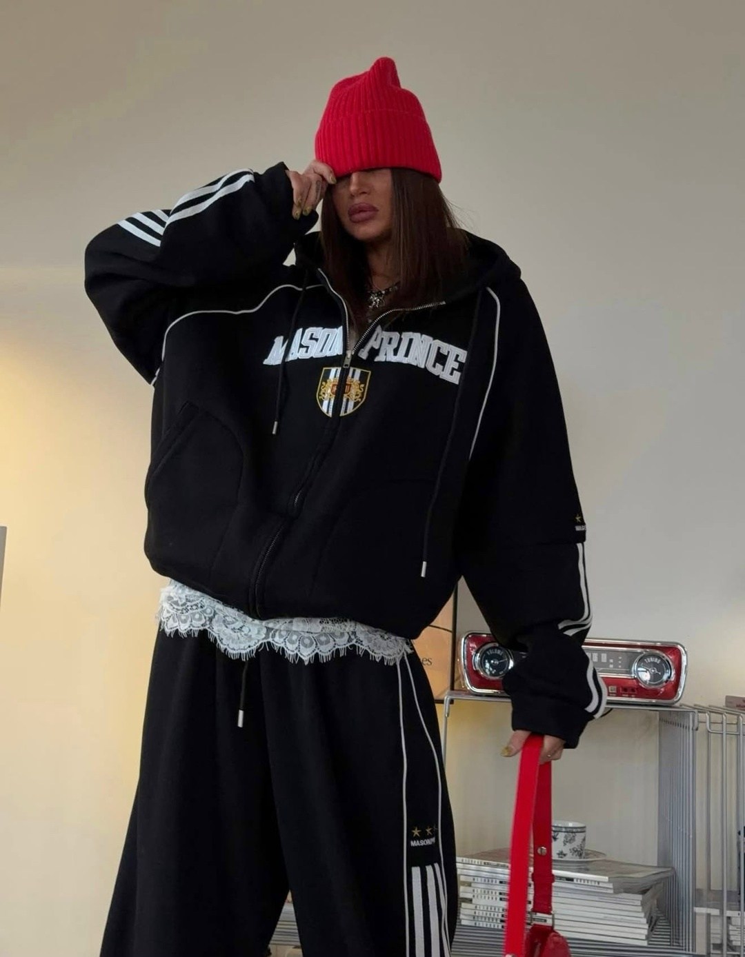 спортивный костюм,спортивный костюм женский,женский спортивный костюм adidas,костюм женский,красные спортивные костюмы