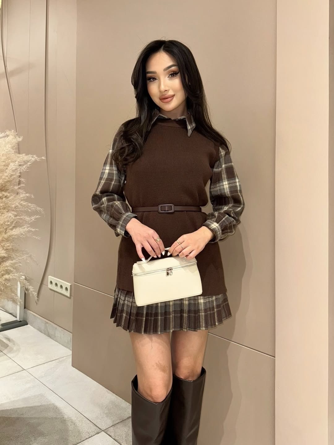 жилет с поясом,вязаная жилетка,женская жилетка,жилетка с рубашкой,жилет повседневный