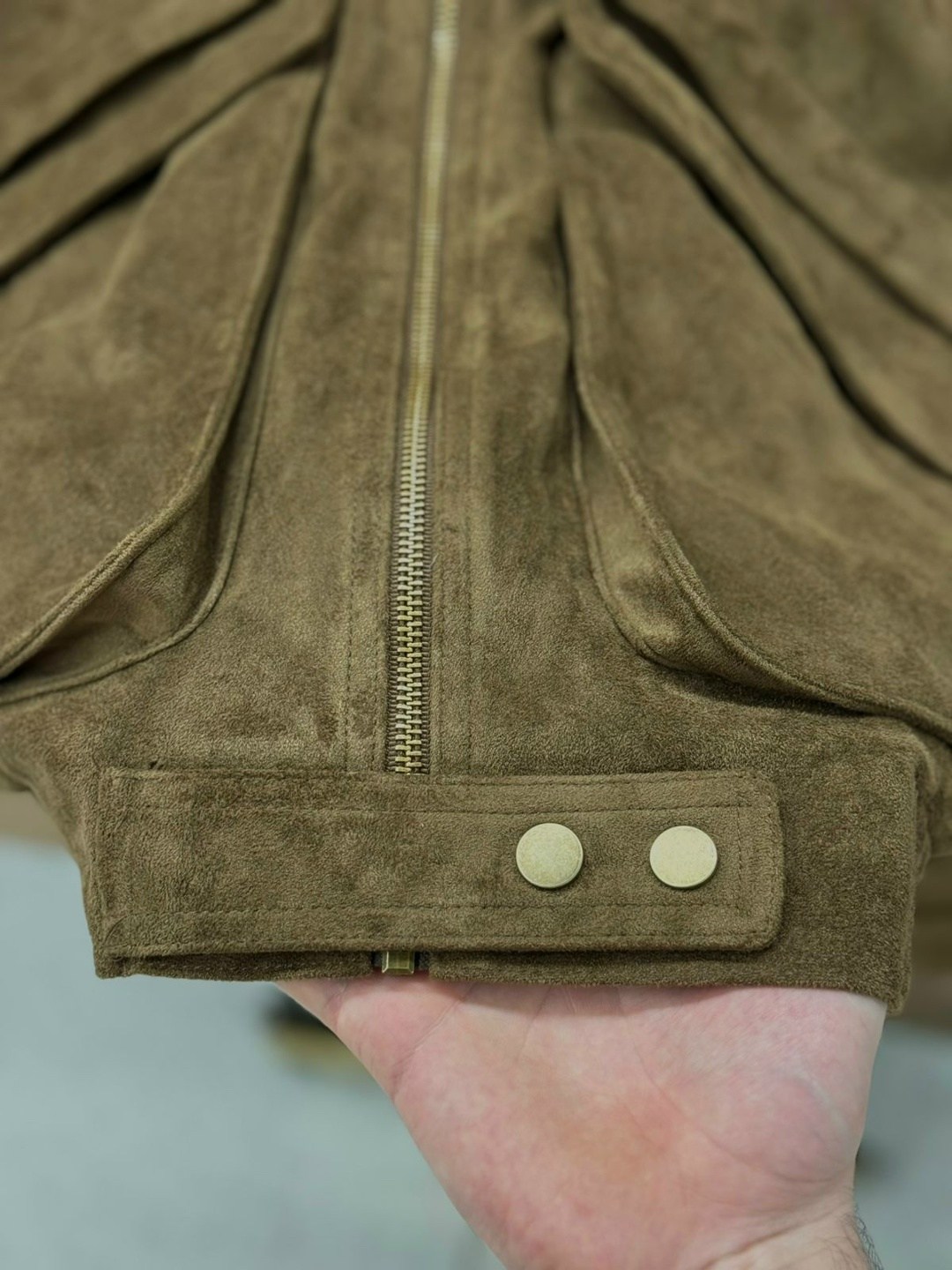 куртка из натуральной замши,трендовая модель куртки из натур. замши,куртка замшевая,повседневная куртка,куртка замшевая мужская