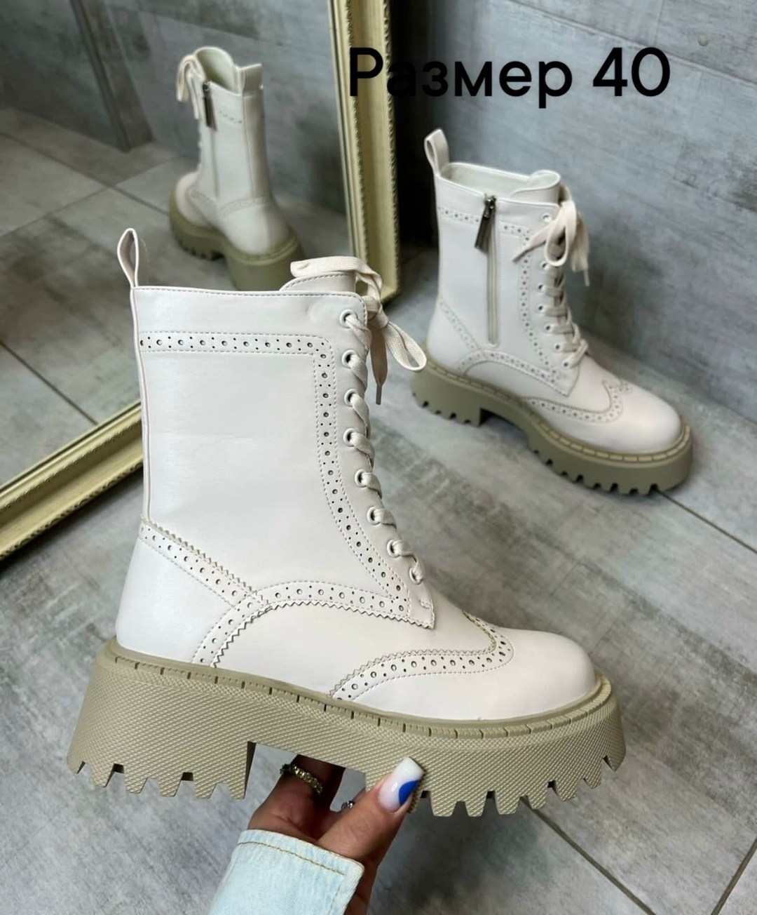 ботинки chanel челси черный замша,женские ботинки chanel,ботинки женские типа челси от модного дома chanel,ботинки женские замшевые chanel,