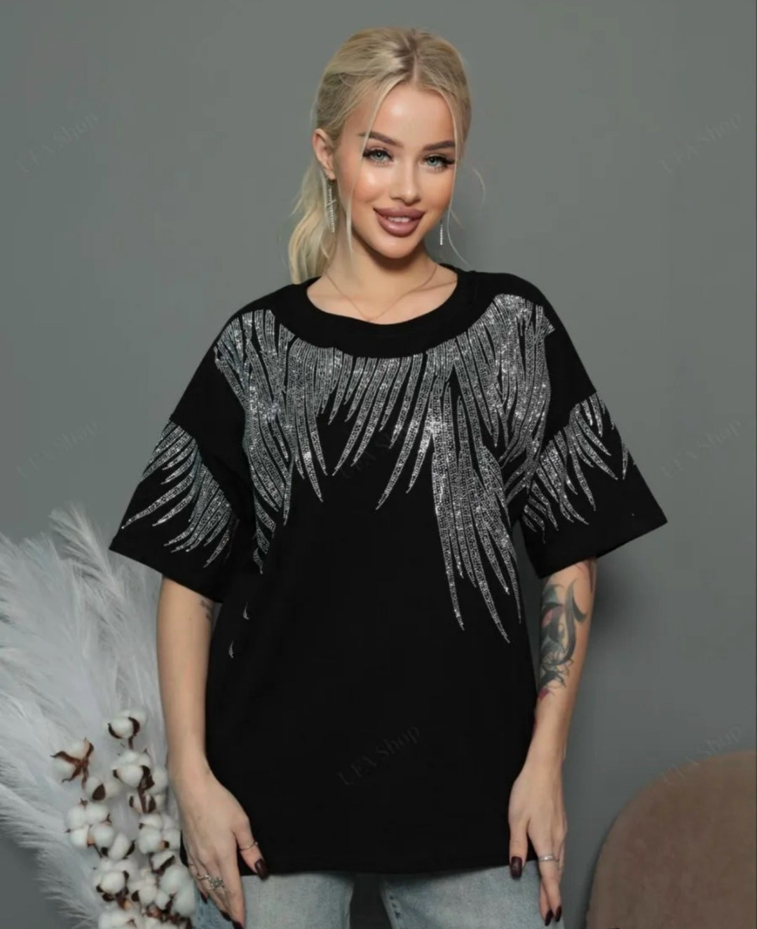 футболка оверсайз со стразам,футболка оверсайз с принтом со стразами,футболка женская оверсайз со стразами,футболки женские оверсайз,футболка оверсайз базовая со стразами