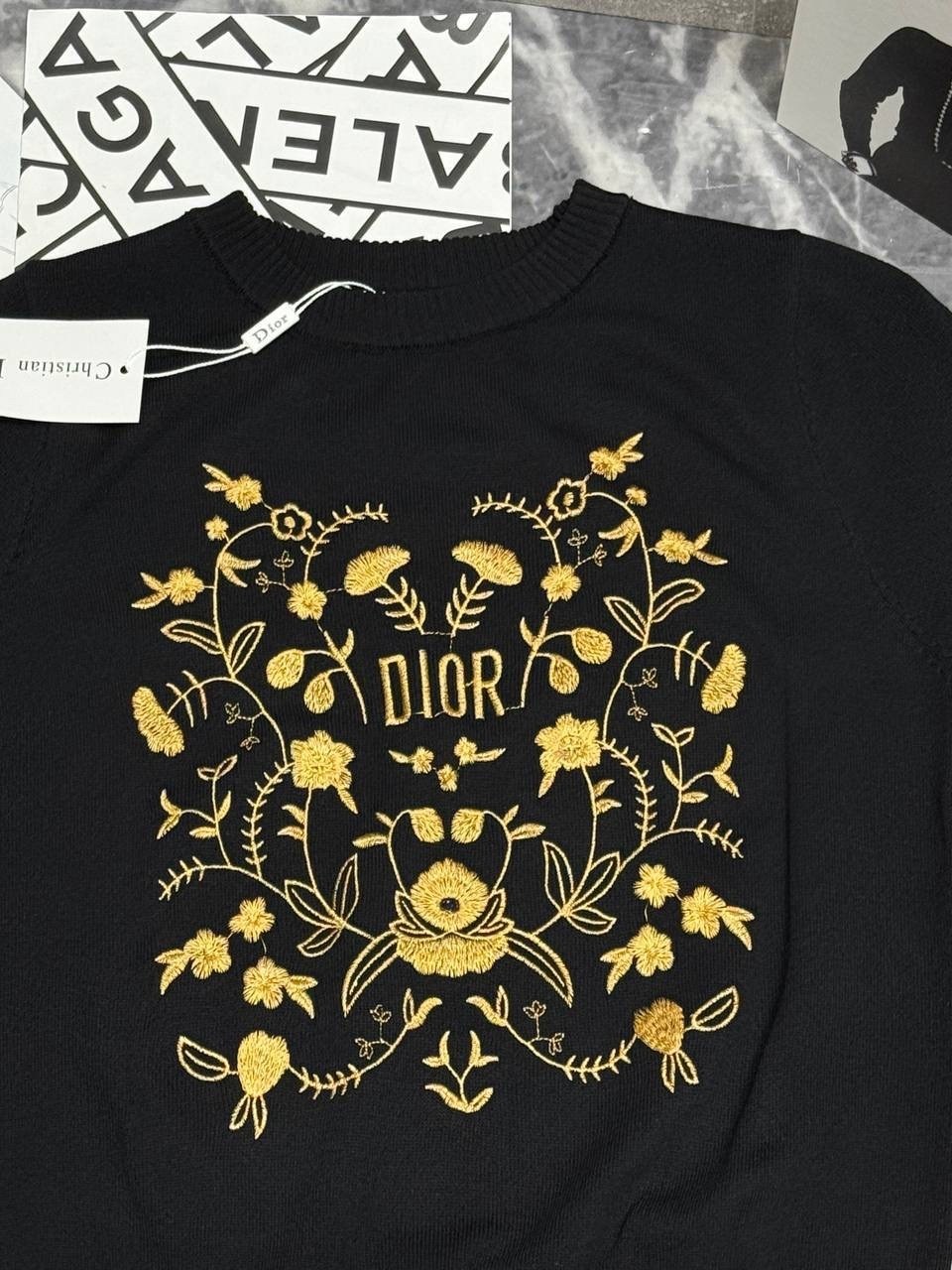 свитера женские,футболки модные,джемпер женские,свитер с вышивкой