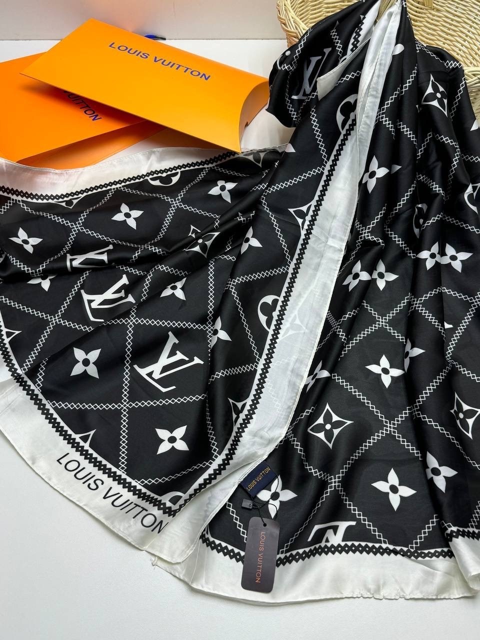 брендовый женский палантин louis vuitton,платок louis vuitton,шарф шелковый,шарфы и платки,платок луи виттон