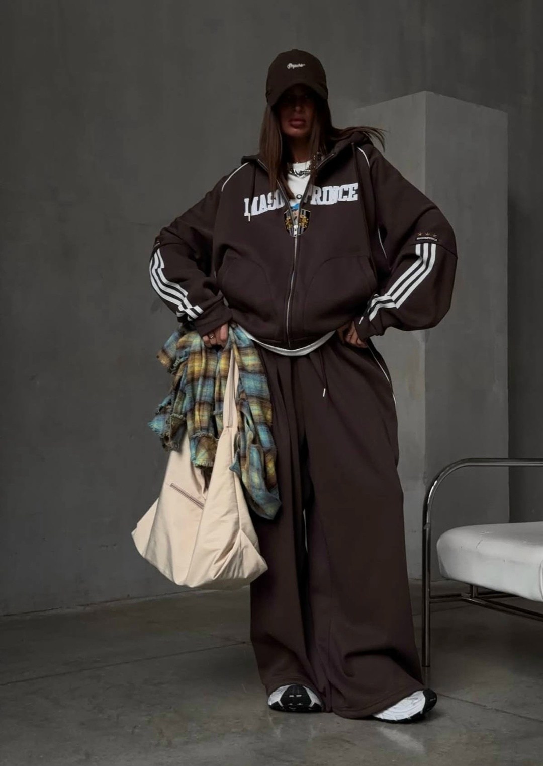 спортивный костюм,спортивный костюм женский,женский спортивный костюм adidas,костюм женский,красные спортивные костюмы