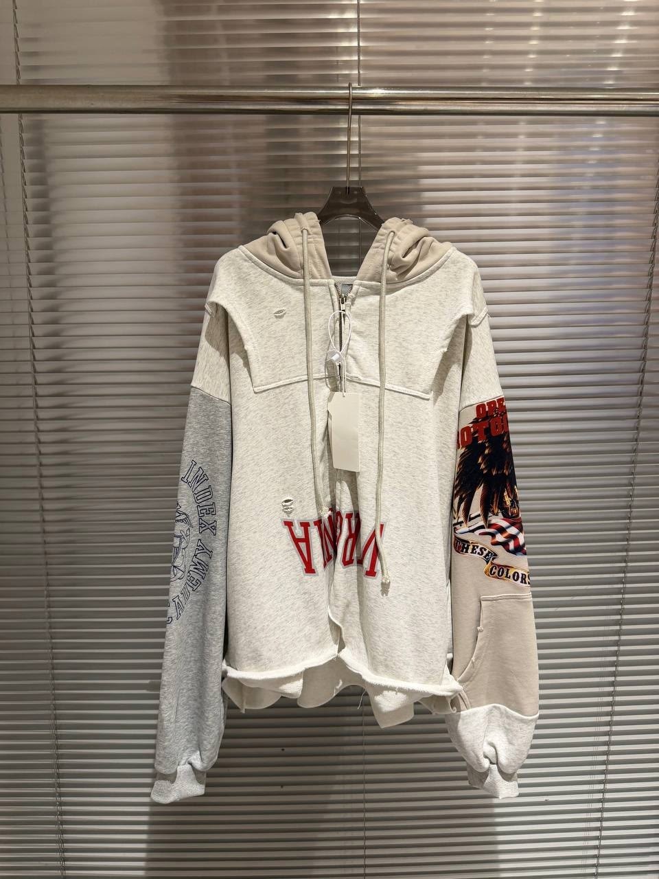 txt beomgyu,sungchan,gray hoodie,a hoodie,jung sungchan