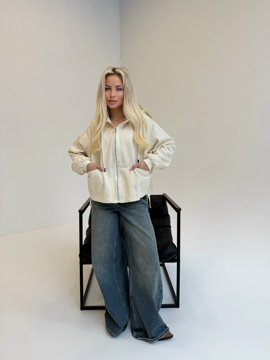 кожаная куртка,куртка,женская куртка,женская куртка демисезонная,куртка кожаная стильная