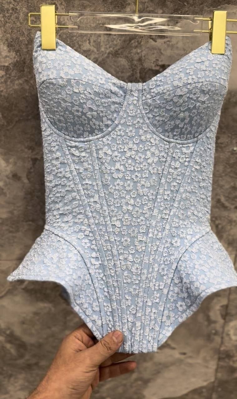 девушка,девушки блондинка,красива девушка,девушка в корсете,свадебная платье