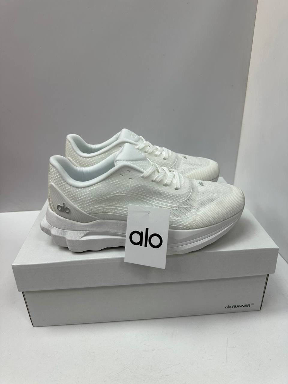 кроссовки alo,женские кроссовки,кроссовки,кроссовки для женщин,кроссовки женские брендовые