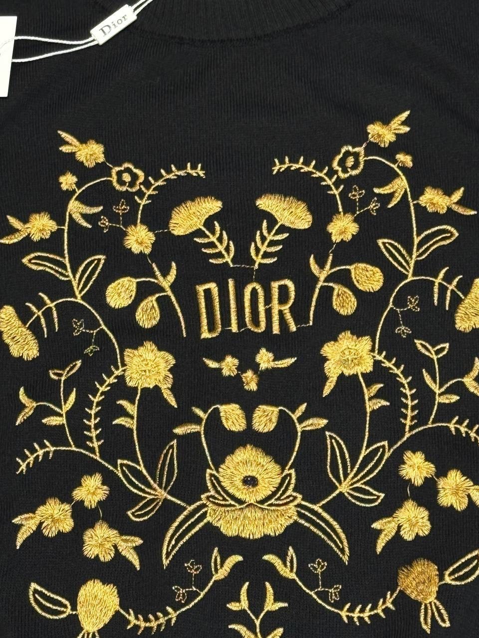 свитера женские,футболки модные,джемпер женские,свитер с вышивкой