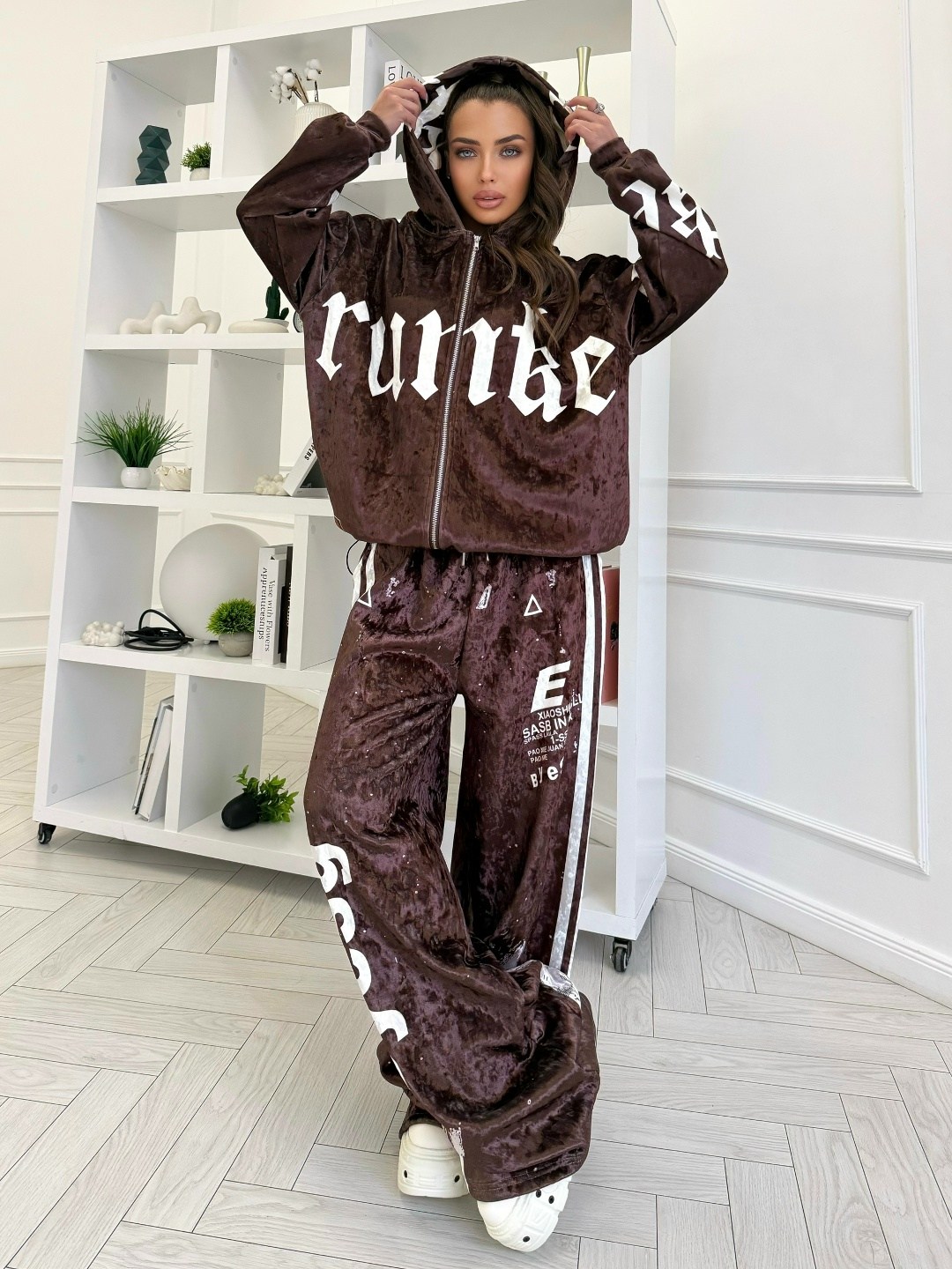 спортивный велюровый костюм,велюровые костюмы,велюровый костюм джуси,костюм спортивный женский,велюровый костюм женский