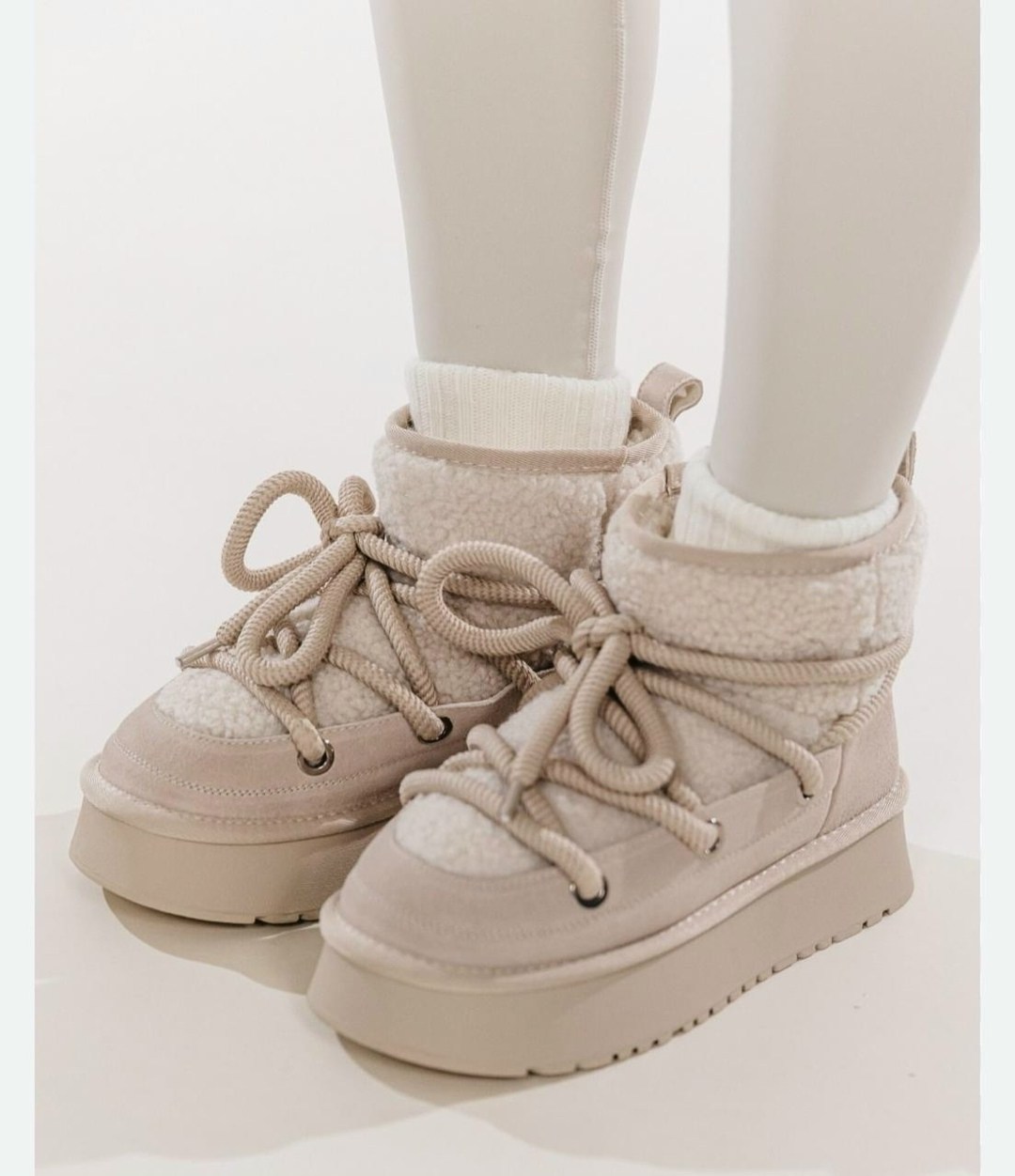 ,ботинки угги зимние натуральные на меху и платформе,угги женские,угги зимние на платформе,женские зимние угги дутики луноходы jergez