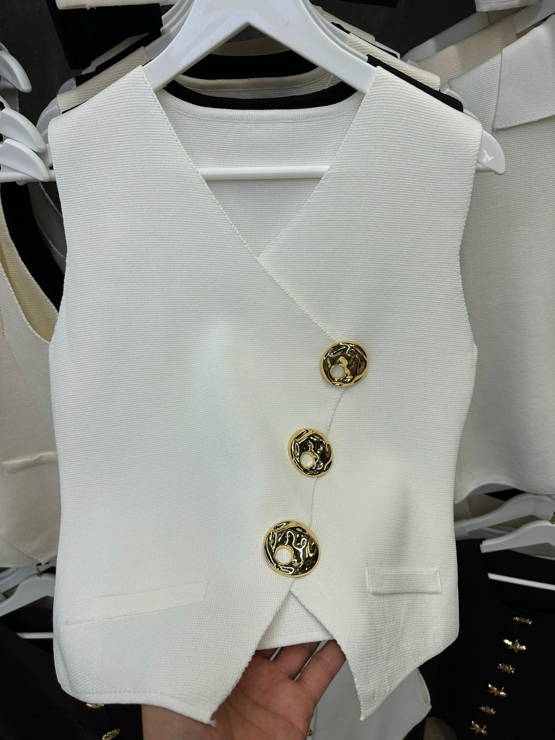 жилетка женская,женские жилеты,жилет для женщин,жилет короткий,жилетка