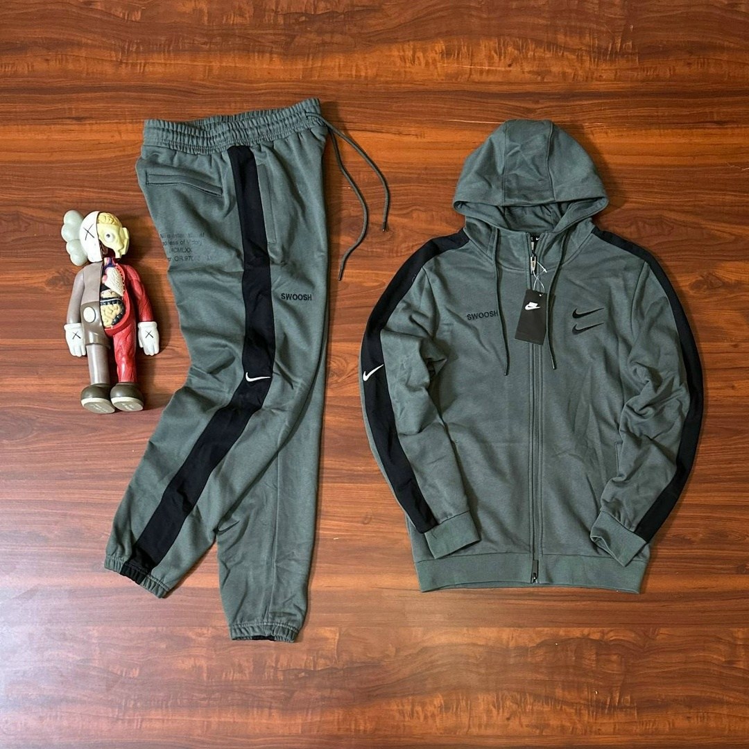 nike swoosh спортивный костюм,спортивный костюм nike swoosh на флисе,спортивный костюм мужской nike swoosh,мужская спортивная одежда nike swoosh,спортивный костюм nike