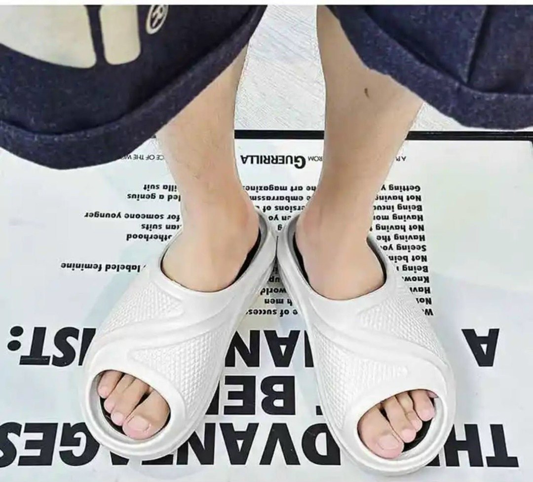 мужские шлепанцы,модные шлепанцы,шлепки мужские,пляжная ,летние тапочки