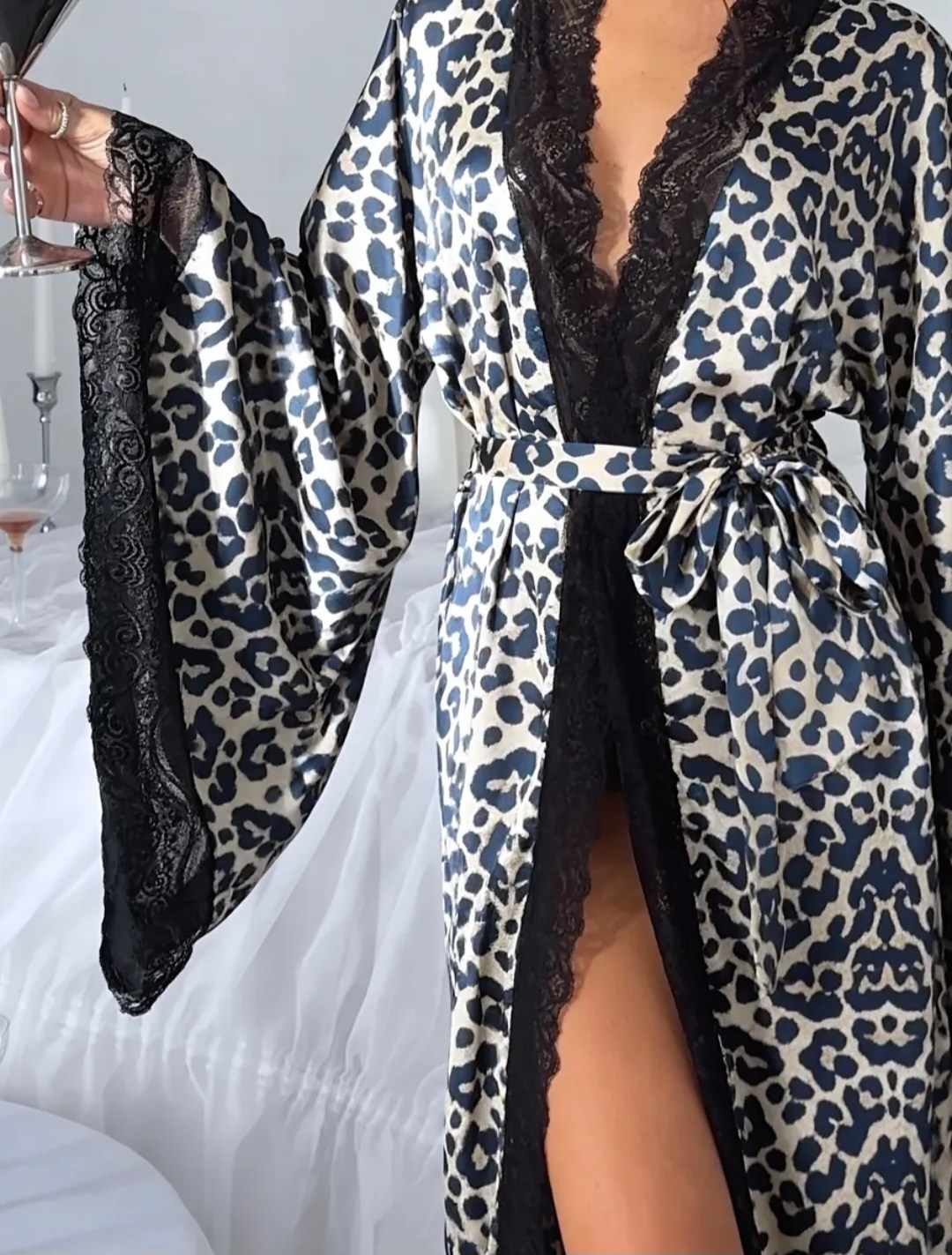 халат-кимоно женский длинный с леопардовым принтом,леопардовый халат,халат леопард,шелковый леопардовый халат,женский длинный халат с леопардовым принтом