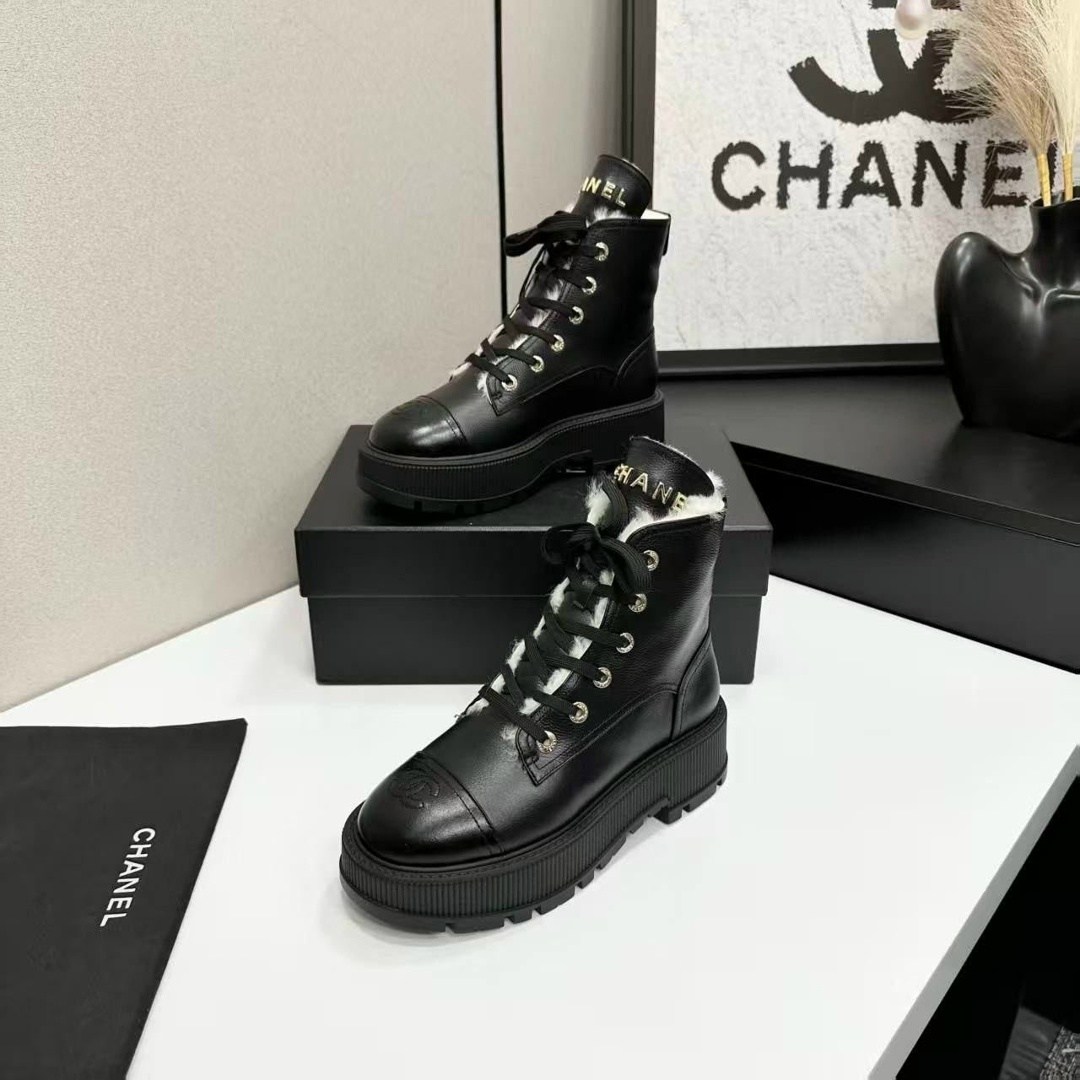 ботинки женские chanel,ботинки chanel,зимние черные кожаные высокие ботинки chanel с мехом,шанель ботинки,