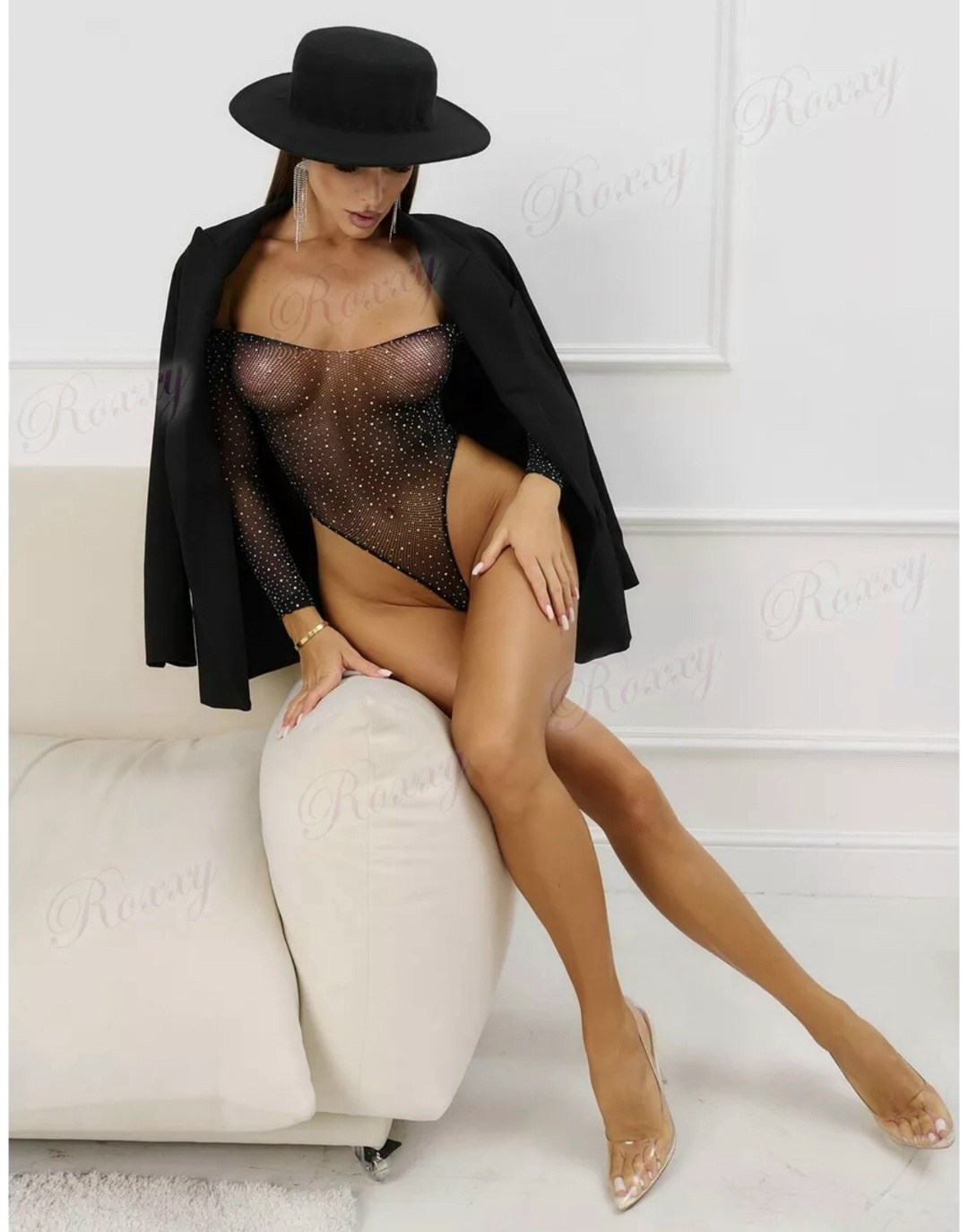 эротическое боди, украшенное стразами,боди женское в сетку со стразами с длинным рукавом,боди с длинным рукавом в сетку со стразами roxxy цвет черный,боди со стразами,боди roxxy со стразами сетка черн