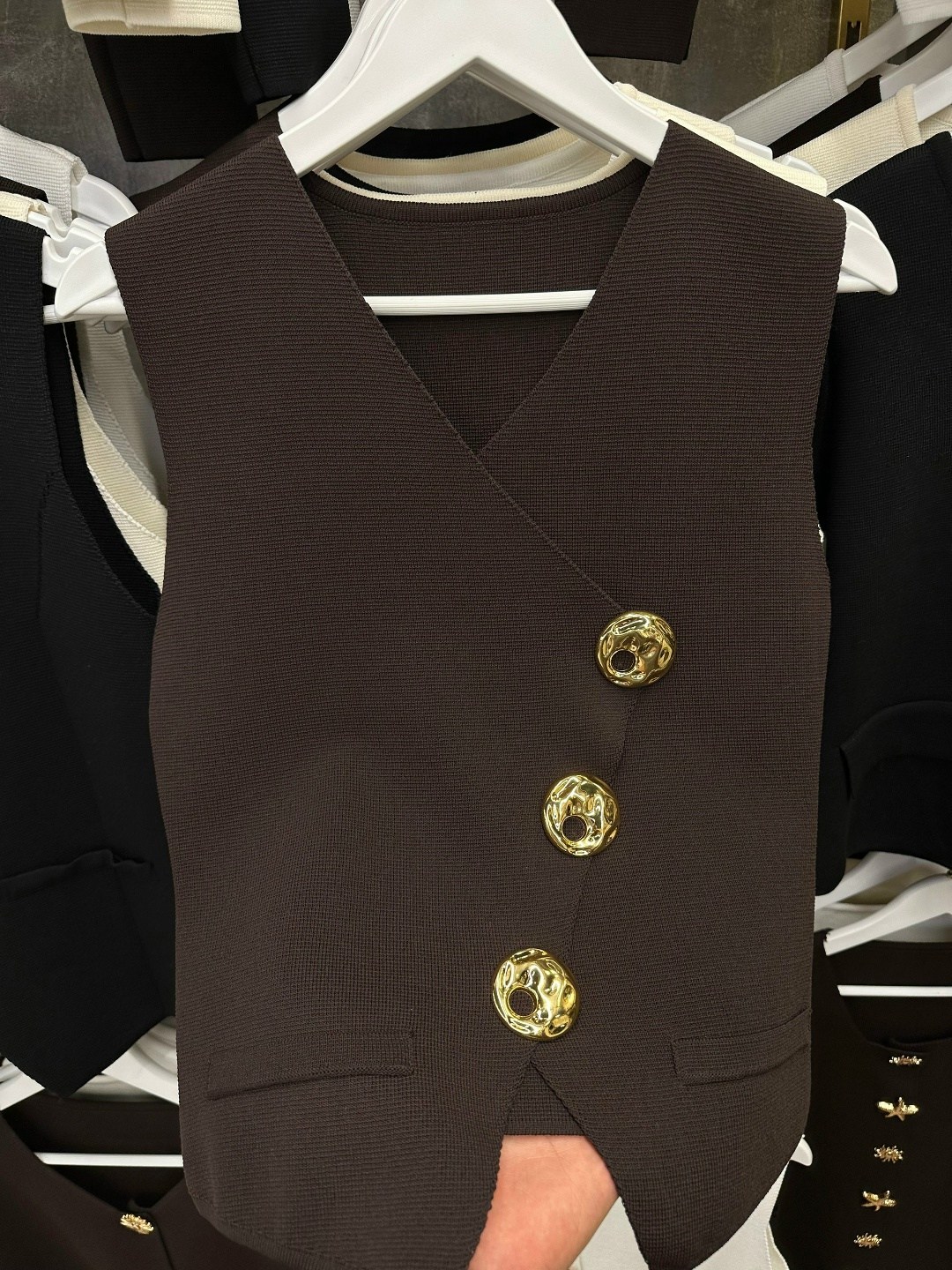 жилетка женская,женские жилеты,жилет для женщин,жилет короткий,жилетка