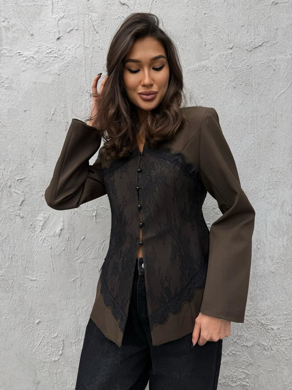 кружевная рубашка,в прозрачной блузке,жакет из кружева ошеломиссимо,,блузка