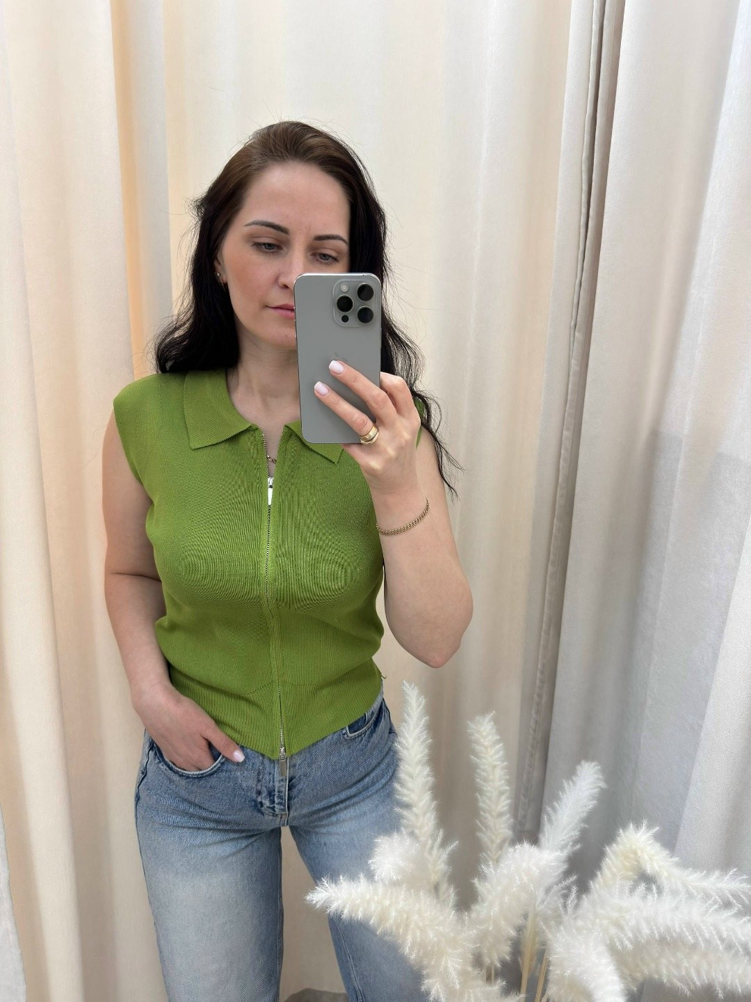 вязаные жилеты,трикотажный жилет,жилет женский трикотажный,кофта женская,трикотажная без рукавов