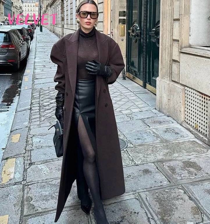 пальто,образ с коричневым пальто,длинные пальто,коричневое пальто,пальто тренд 2026 женское