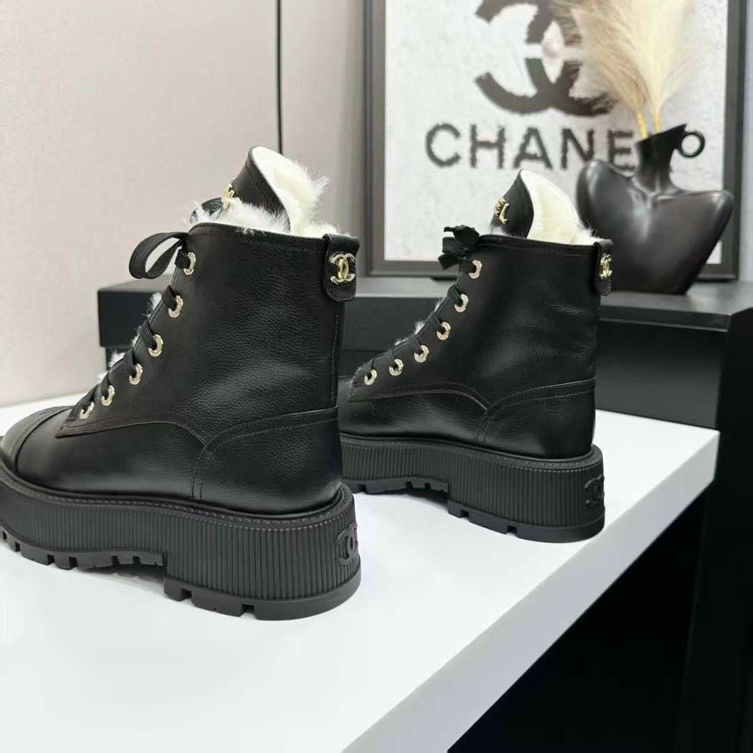 ботинки женские chanel,ботинки chanel,зимние черные кожаные высокие ботинки chanel с мехом,шанель ботинки,