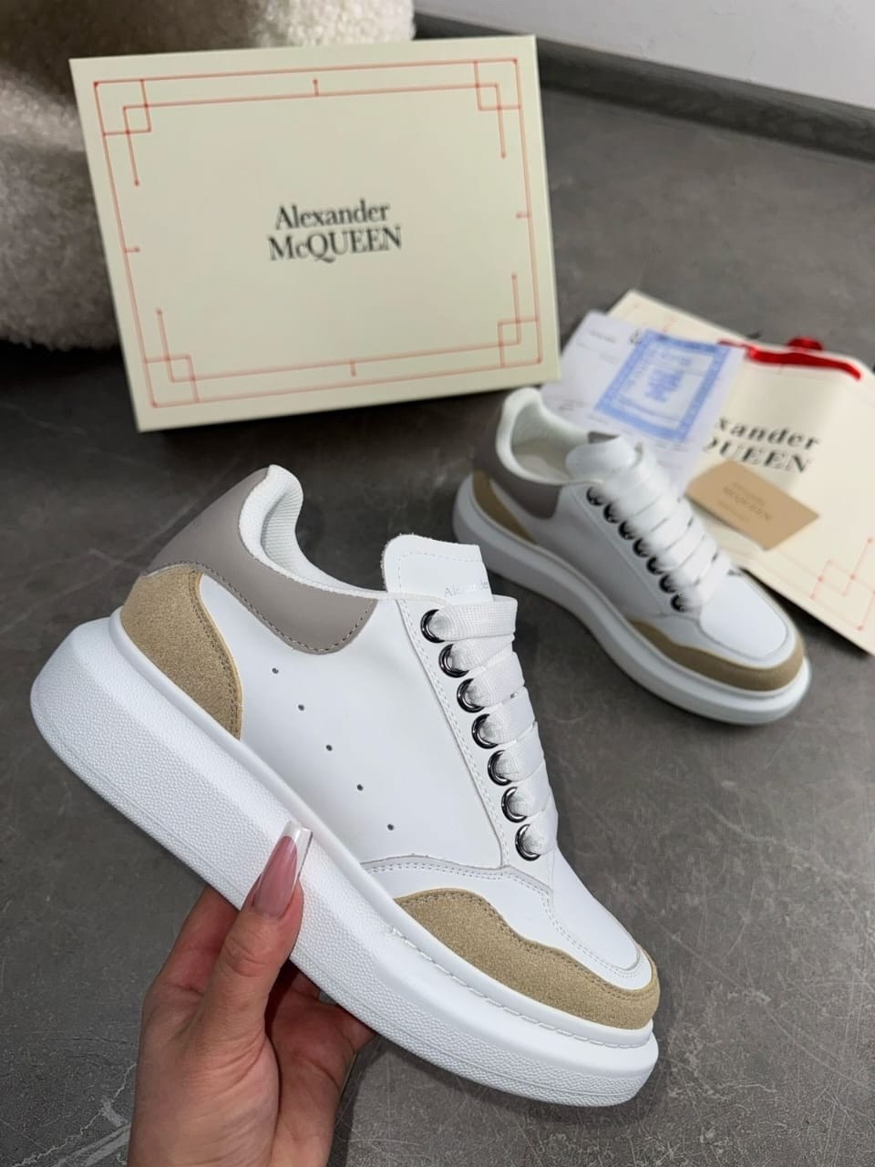кроссовки alexander mcqueen,кроссовки женские alexander mcqueen,кеды alexander mcqueen,кроссовки alexander mcqueen белые,кроссовки alexander mcqueen oversized белые